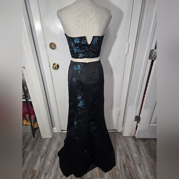 Jovani 2 Piece Corset And Skirt Set Black Withe Beaded And Sequins Detail Sz 2 - Picture 10 of 16